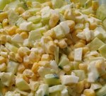 Салат с кукурузой и свежим огурцом