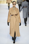 Модная верхняя одежда осень 2011: пальто, плащи, накидки.