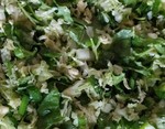 Легкий салат из капусты и листовой зелени